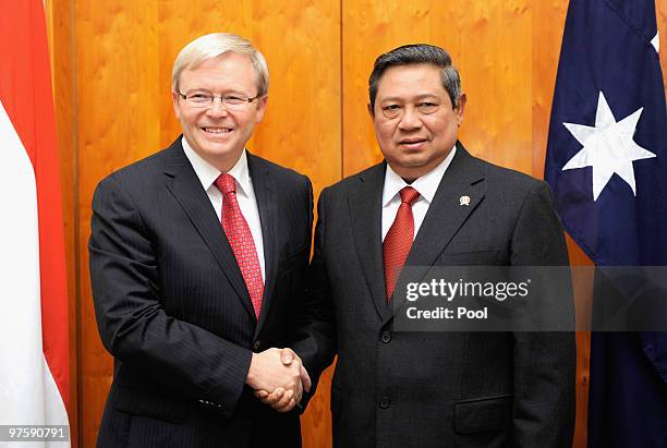 Australian Prime Minister Kevin Rudd shakes hands with Indonesia President Susilo Bambang Yudhoyono before a meeting on March 10, 2010 in Canberra,...