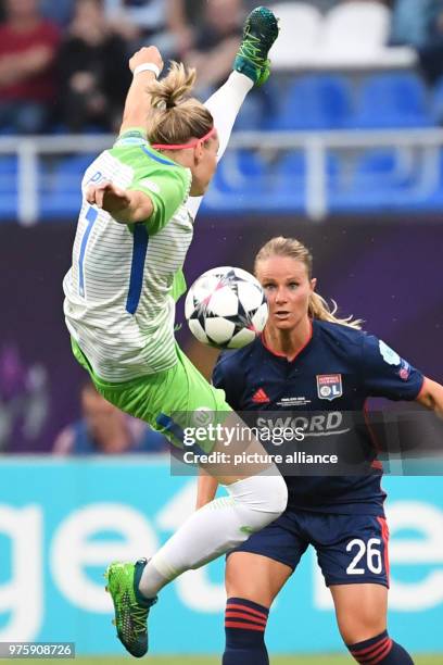 May 2018, Ukraine, Kiev: Women's football, Champions League, VfL Wolfsburg vs Olympique Lyon at the Valeriy Lobanovskyi Dynamo Stadium. Wolfsburg's...