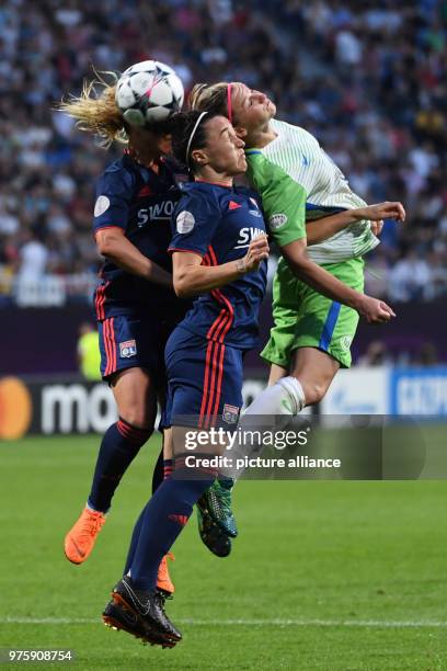 May 2018, Ukraine, Kiev: Women's football, Champions League, VfL Wolfsburg vs Olympique Lyon at the Valeriy Lobanovskyi Dynamo Stadium. Wolfsburg's...