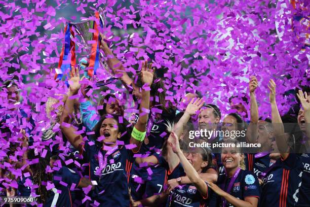 May 2018, Ukraine, Kiev: Women's football, Champions League, VfL Wolfsburg vs Olympique Lyon at the Valeriy Lobanovskyi Dynamo Stadium. Lyon captain...