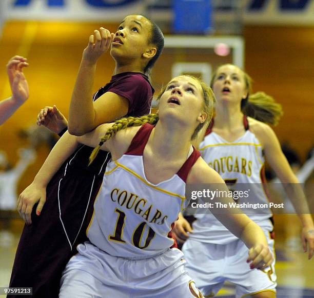 Slug -sp-VAhoops Neg-#206561 Location - Burke VA Photo by John McDonnell TWP Edited by - McDonnell-- Oakton defeats Mt. Vernon 47 - 39 in the girls...