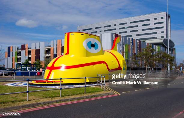 yellow submarine at liverpool airport - yellow submarine stock-fotos und bilder