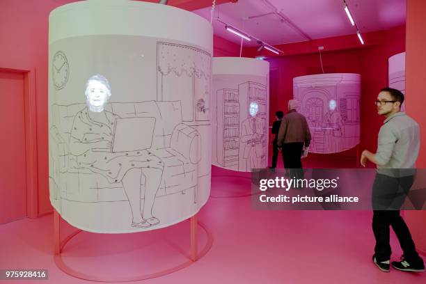 May 2018, Germany, Hamburg: Visitors at the interactive exhibition "Dialog mit der Zeit" , which opens to the public on 25 May. Photo: Markus...