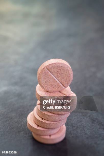 vitamin c pills. - effervescent tablet stock pictures, royalty-free photos & images