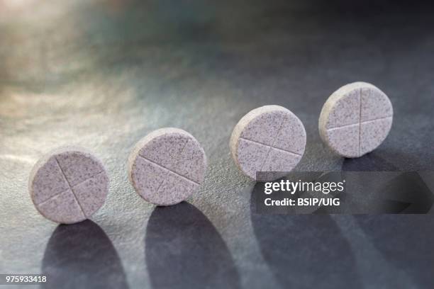 natural vitamin c pills. - acerola stockfoto's en -beelden