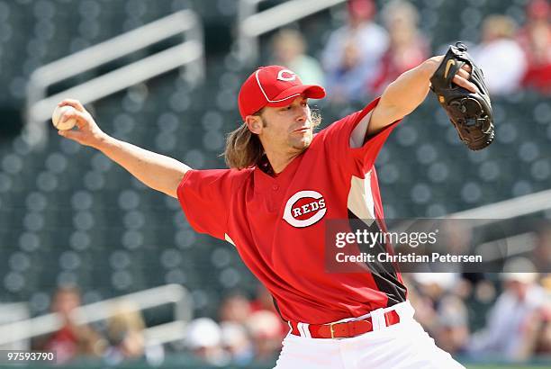 Starting pitcher Bronson Arroyo of the Cincinnati Reds pitches against the Kansas City Royals during the MLB spring training game at Goodyear...