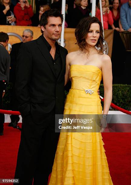 Actors Len Wiseman and Kate Beckinsale arrive to the 14th Annual Screen Actors Guild Awards at the Shrine Auditorium on January 27, 2008 in Los...