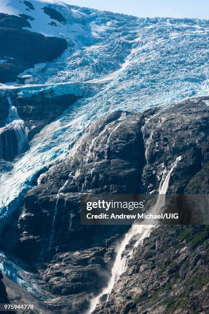 briksdal glacier is part of the jostedal glacier ice field. norway. - verwaltungsbezirk sogn og fjordane stock-fotos und bilder