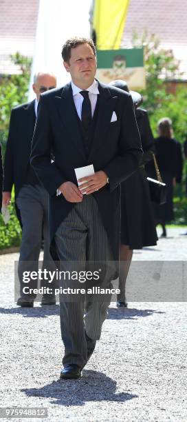 May 2018, Germany, Altshausen: Prince Georg Friedrich of Prussia on his way to the church for the funeral. Photo: Karl-Josef Hildenbrand/dpa