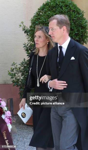 May 2018, Germany, Altshausen: Prince Bernhard of Baden and his wife leave the church. Photo: Thomas Warnack/dpa