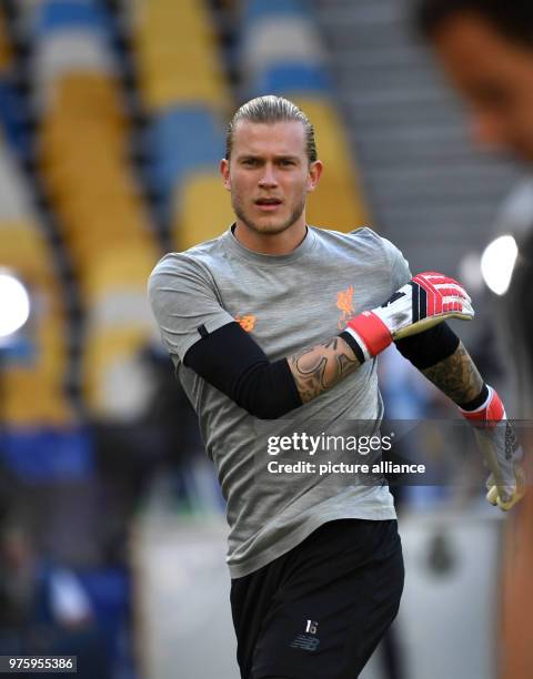 May 2018, Ukraine, Kiev: Football, Liverpool FC training: Goalie Loris Karius warming up during training at the Olimpiyskiy National Sports Complex....