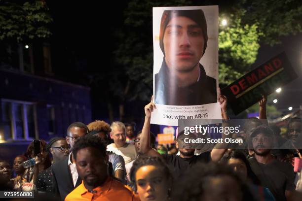 Rapper Peace 734 Peace (Rapper) Stock Photos, High-Res Pictures, and Images - Getty ...
