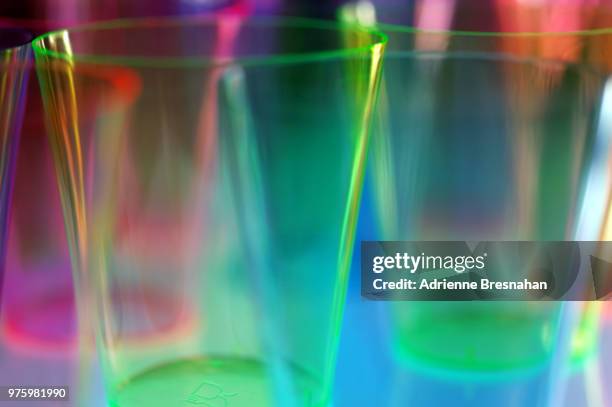 neon plastic cups - behållare för farligt avfall bildbanksfoton och bilder