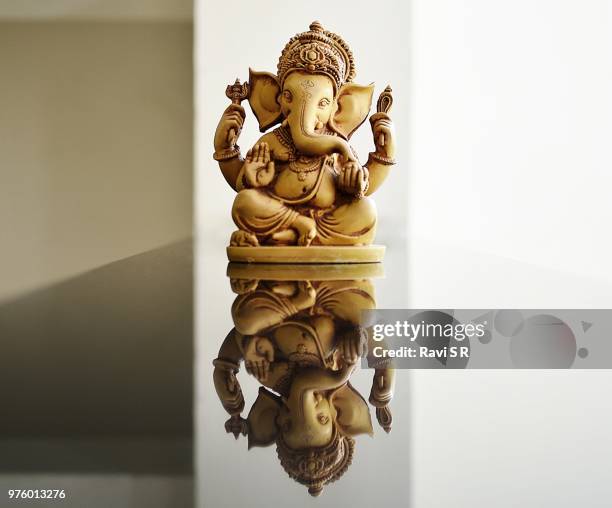 a happy ganesh chathurthi! - s happy days stockfoto's en -beelden