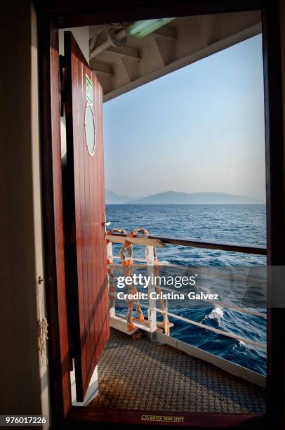 una ventana al egeo - egeo stock pictures, royalty-free photos & images