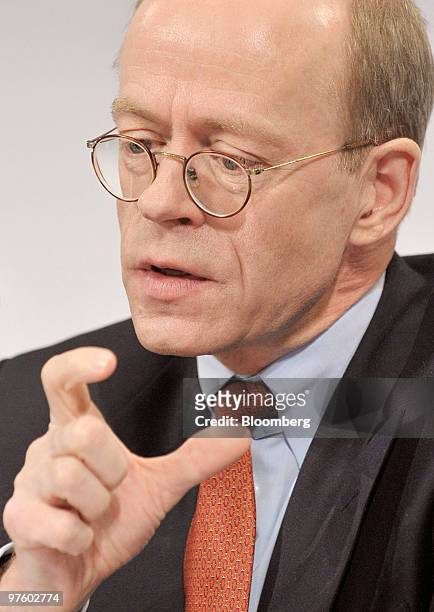 Nikolaus von Bomhard, chief executive officer of Munich Re, gestures during a press conference in Munich, Germany, on Wednesday, March 10, 2010....