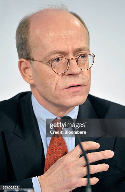 Nikolaus von Bomhard, chief executive officer of Munich Re, gestures during a press conference in Munich, Germany, on Wednesday, March 10, 2010....
