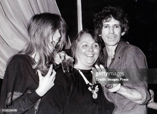 Patti Hansen, Kay Mitchell, and Keith Richards of the Rolling Stones circa 1982 in New York.