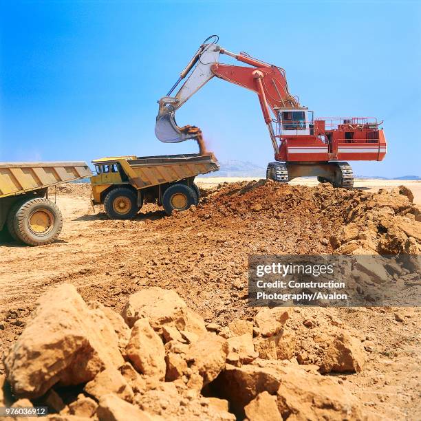 Excavator Loading The Ridgit 150 Excavator Loading Wagon Stock Photos, High-Res Pictures, and Images ...