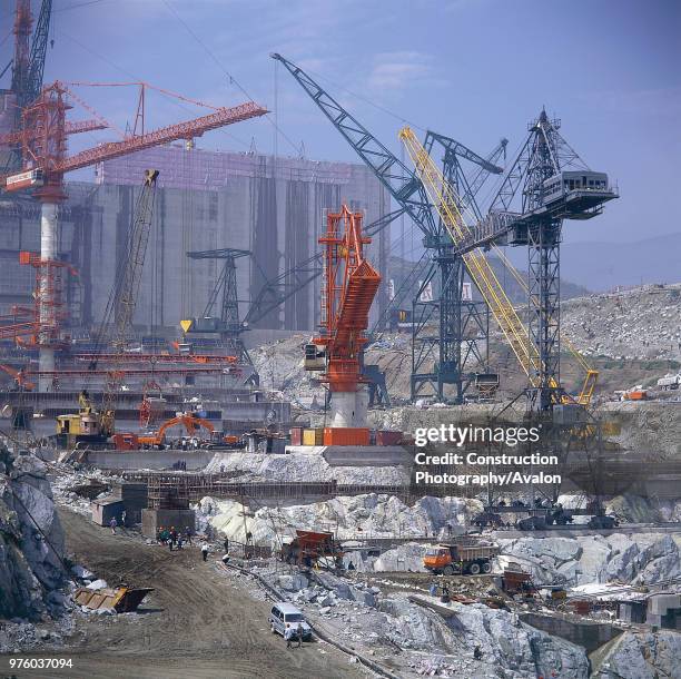 Base Concreting Three Gorges Dam Sandouping, Yichang, Hubei Province, Yangtse River China Year 2000 .