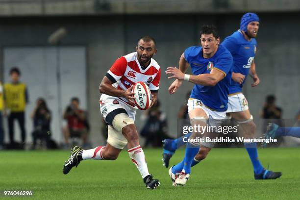 Michael Leitch of Japan in action during the rugby international match between Japan and Italy at Noevir Stadium Kobe on June 16, 2018 in Kobe,...