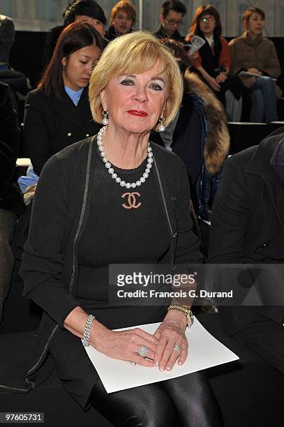 Liz Mohn attends the Louis Vuitton Ready to Wear show as part of the Paris Womenswear Fashion Week Fall/Winter 2011 at Cour Carree du Louvre on March...