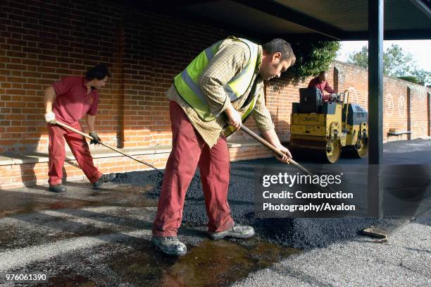 Asphalt Racker 501 Asphalt Spreading Stock Photos, High-Res Pictures, and Images ...