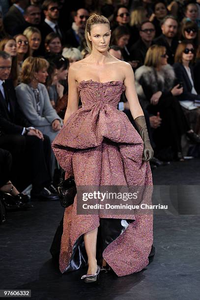 Model Elle MacPherson walks the runway the Louis Vuitton Ready to Wear show as part of the Paris Womenswear Fashion Week Fall/Winter 2011 at Cour...