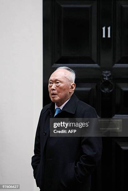 Lee Kin Yee 57 Lee Kwan Yee Stock Photos, High-Res Pictures, and Images - Getty Images