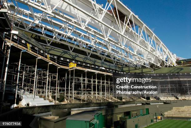 New roof trusses for new retractable roof of Centre Court, All England Lawn Tennis Club, Wimbledon, London, UK, 2008.