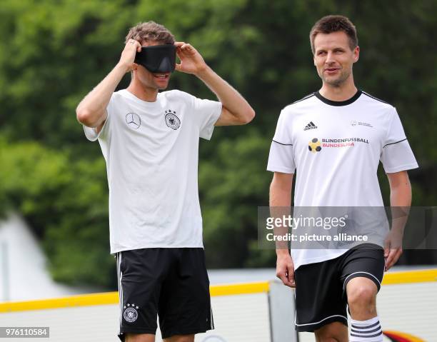 May 2018, Italy, Eppan: Soccer, German national team, training camp to prepare for the world cup. Alexander Fangmann , captain of the the German...