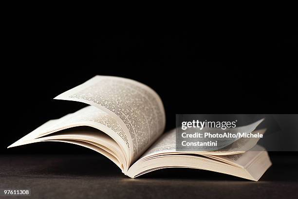 open book - los stockfoto's en -beelden