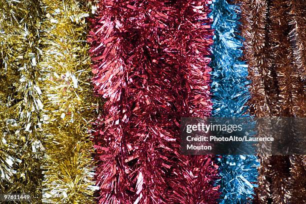 metallic christmas garlands, close-up - leigh french 個照片及圖片檔