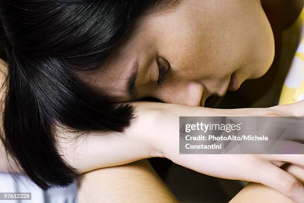 Resting Head Resting Head On Arm Photos and Premium High Res Pictures - Getty Images