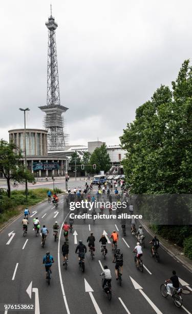 June 2018, Berlin, Germany: Participants of the ADFC Bike Rally ride on the Avus. At the fairgrounds you leave the city motorway to drive towards the...