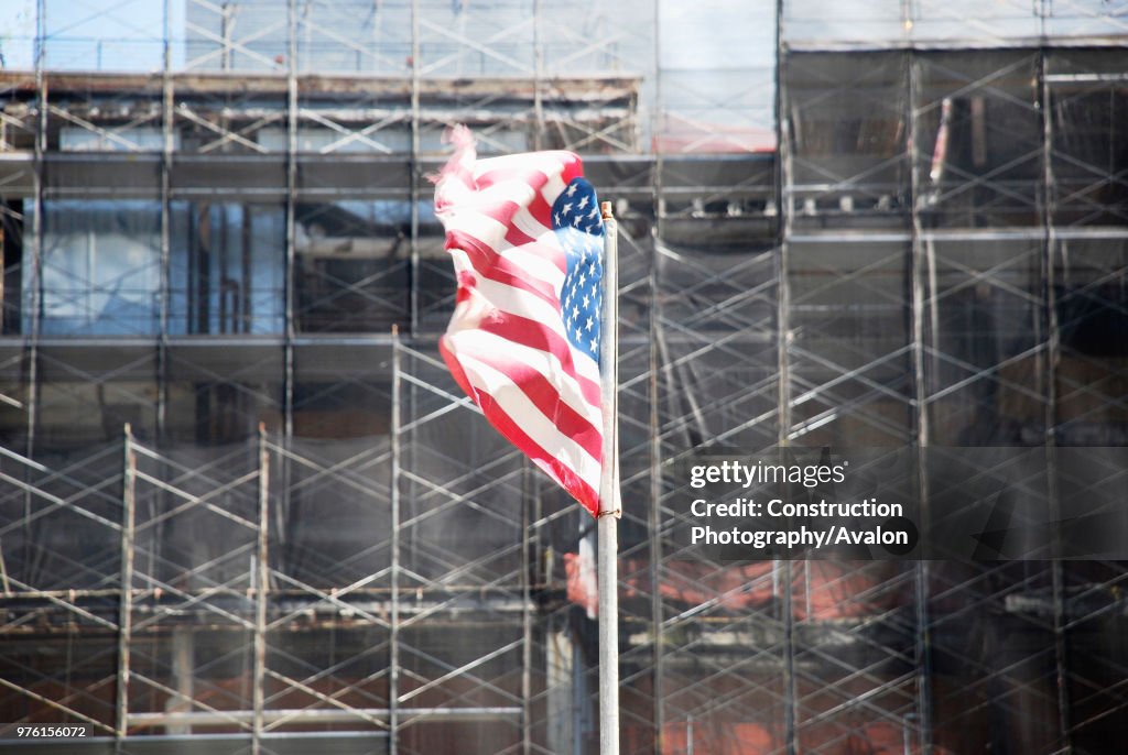 Stars and stripes flag, World Trade Centre construction site, Lower Manhattan, New York City, USA