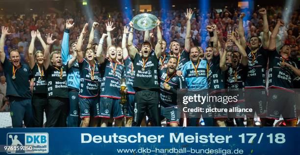 June 2018, Germany, Flesnburg: Handball, German Bundesliga: SG Flensburg-Handewitt vs Frisch Auf Goeppingen at Flens-Arena: Flensburg's players...