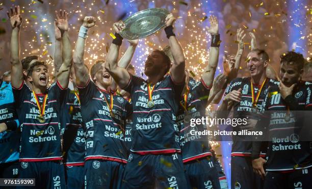 June 2018, Germany, Flesnburg: Handball, German Bundesliga: SG Flensburg-Handewitt vs Frisch Auf Goeppingen at Flens-Arena: Flensburg's players...