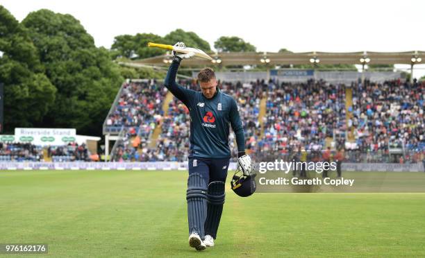 Jason Roy of England salutes the crowd as he leaves the field during the 2nd Royal London ODI between England and Australia at SWALEC Stadium on June...