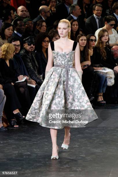 Model walks the runway during the Louis Vuitton Ready to Wear show as part of the Paris Womenswear Fashion Week Fall/Winter 2011 at Cour Carree du...