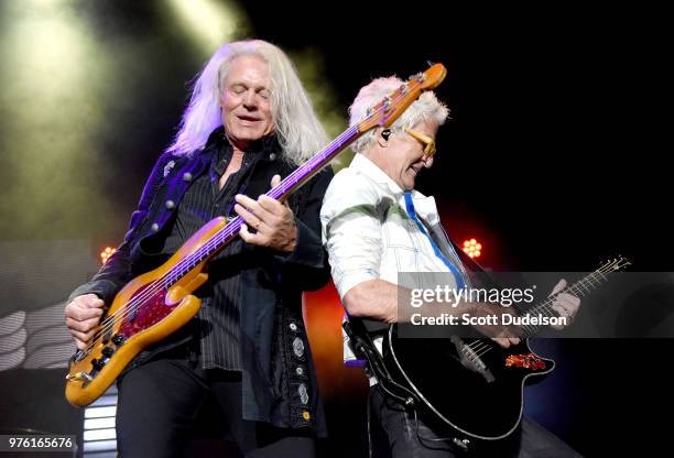 Bruce Hall Rigs Bruce Hall (Musician) Photos and Premium High Res Pictures - Getty Images
