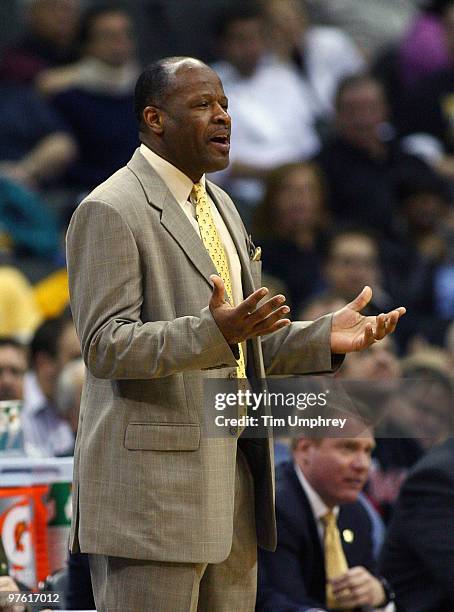 Missouri Tigers head coach Mike Anderson pleads with the officials from the sideline during a game against the Nebraska Cornhuskers at the Sprint...