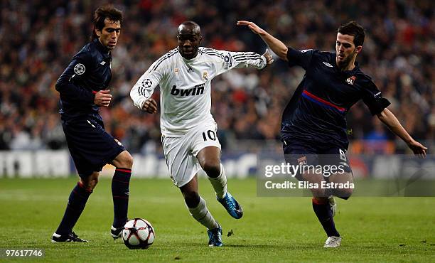 Lassana Diarra of Real Madrid in action during the UEFA Champions League round of sixteen, second leg match between Real Madrid and Lyon at Estadio...