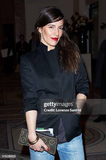 Zoe Felix attends the Yves Saint Laurent Exhibition at Le Petit Palais on March 10, 2010 in Paris, France.