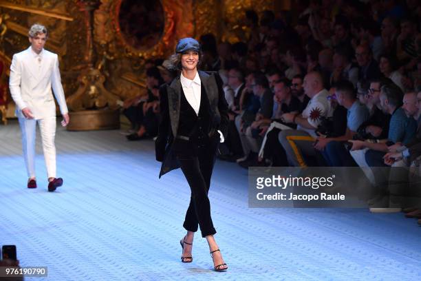Marpessa Hennink walks the runway at the Dolce & Gabbana show during Milan Men's Fashion Week Spring/Summer 2019 on June 16, 2018 in Milan, Italy.