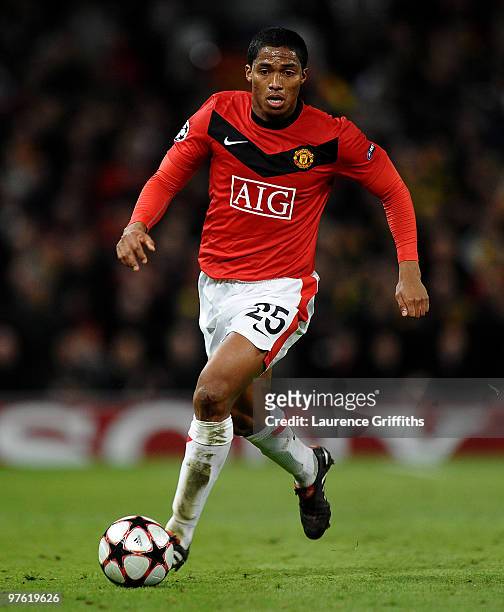 Antonio Valencia of Manchester United on the ball during the UEFA Champions League First Knockout Round, second leg match between Manchester United...