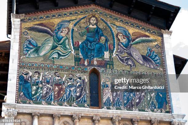mosaico della chiesa di san frediano, lucca - basilica di san marco 個照片及圖片檔