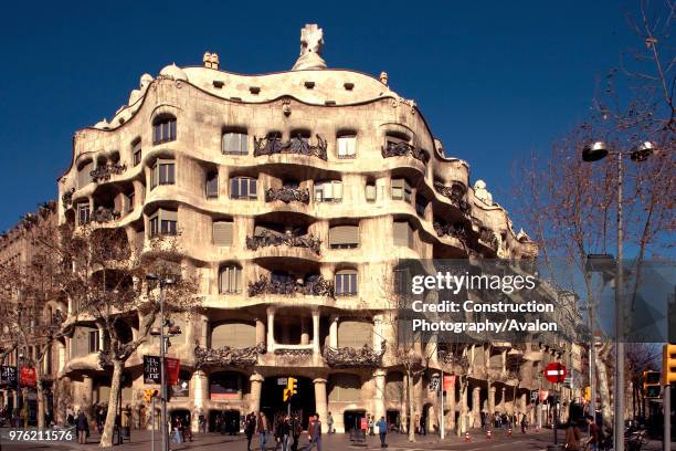 View of the exterior of Casa Mila, La Pedrera, Antonio Gaudi, Barcelona, Spain.