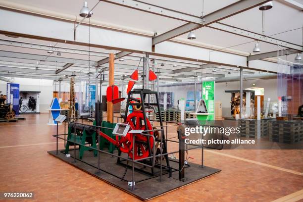 June 2018, Germany, Poessneck: The 'magic machine' as an illustration of mechanical power transmission at the exhibition 'Erlebnis Industriekultur -...