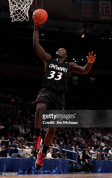 Lance Stephenson of the Cincinnati Bearcats goes to the hoop against the Louisville Cardinals during the second round of 2010 NCAA Big East...